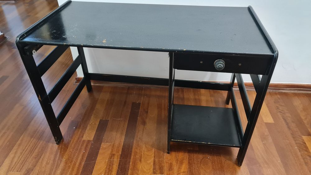 Mesa secretária para PC
