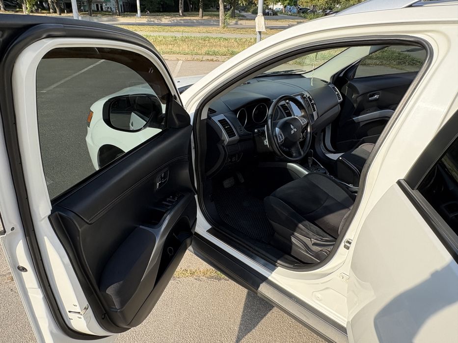 Mitsubishi Outlander XL  2,4 4WD 2010