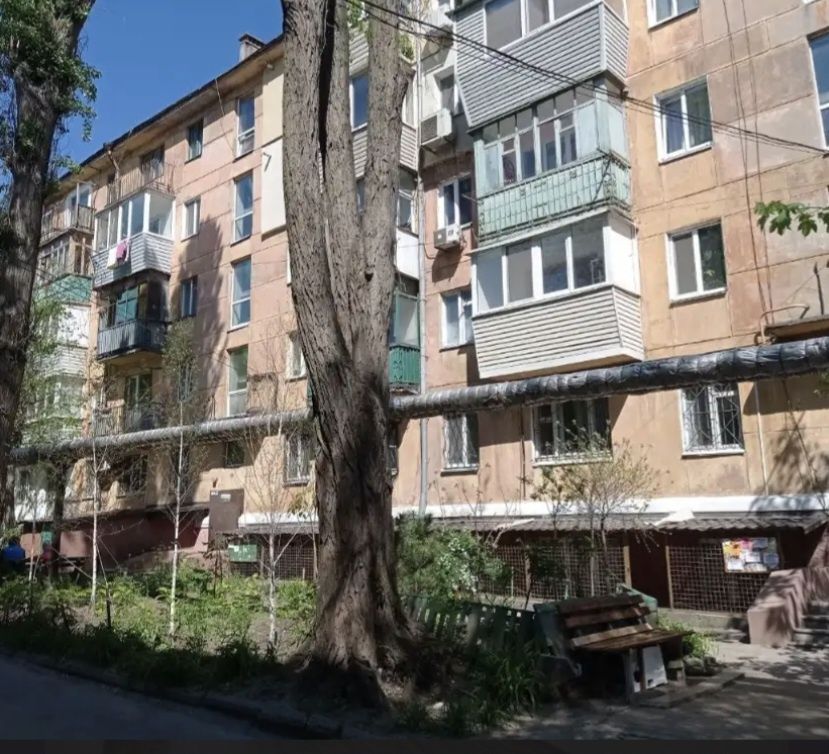 Продам 2 к квартиру пр.Б.Хмельницкого,Терра,12 квартал