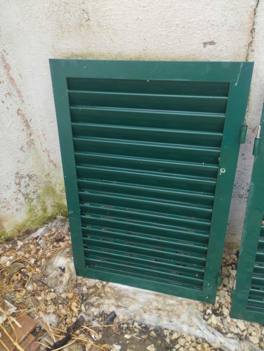 Portada de alumínio verde completa