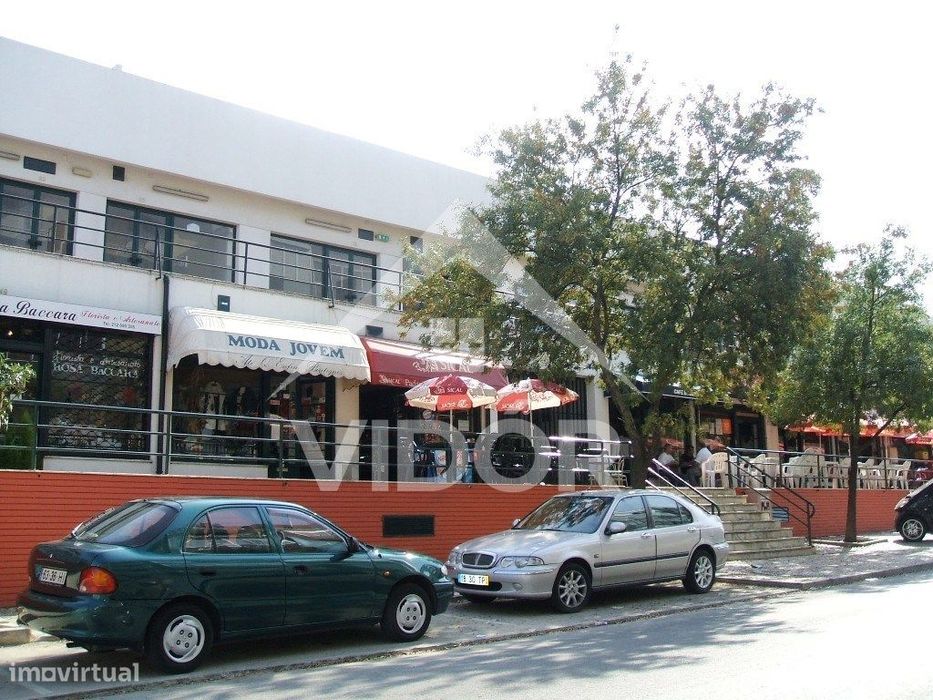 Loja com 25m2 no Mercado Municipal da Baixa da Banheira