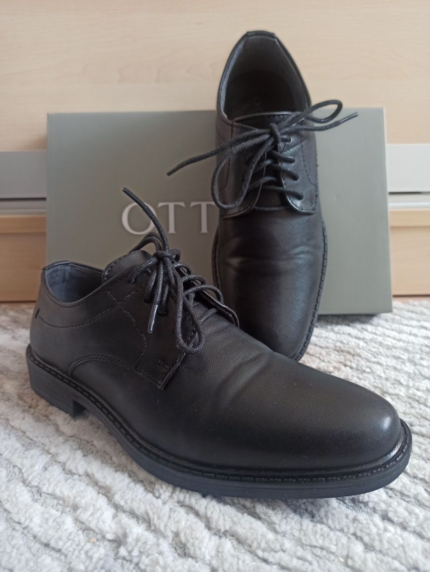 Buty chłopięce czarne, rozm. 37
