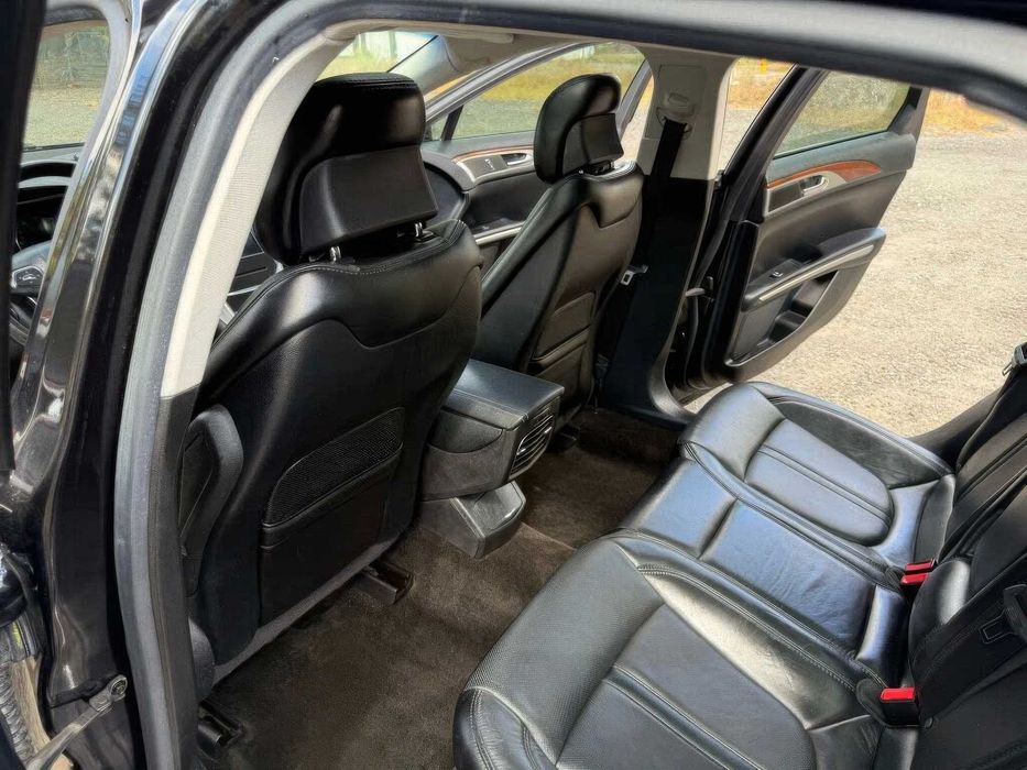 Lincoln MKZ      2015