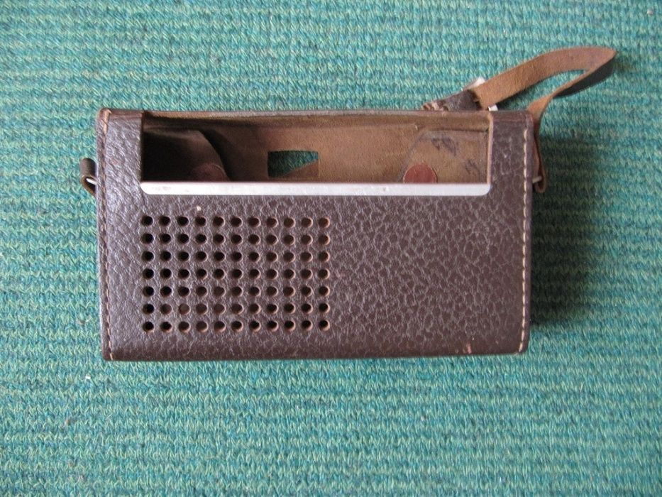 Кожаный чехол от портативного радиоприёмника СССР