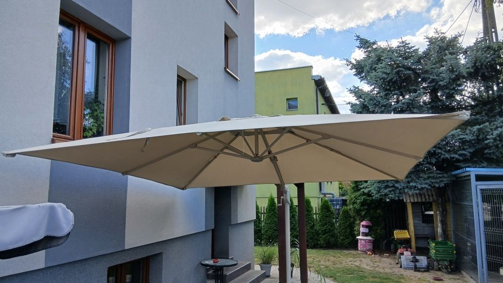 Parasol ogrodowy GoodHome Menorca 300 x 300 cm beżowy
