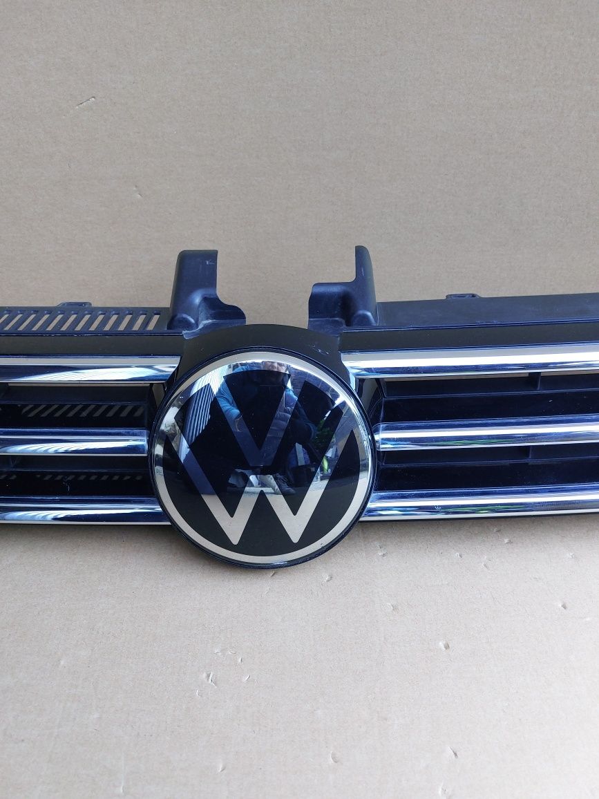Grill VW Touran II pod radar oryginał