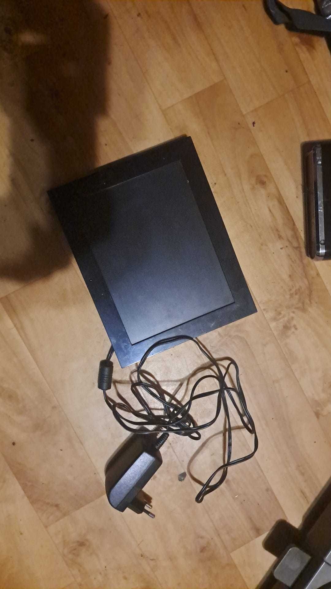 Ramka elektroniczna medion plus pilot