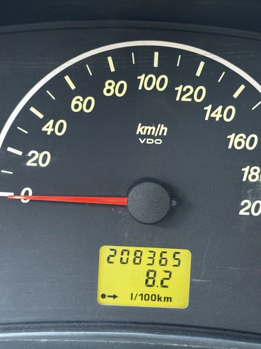 Lada Priora 2011 2170 люкс комплектация