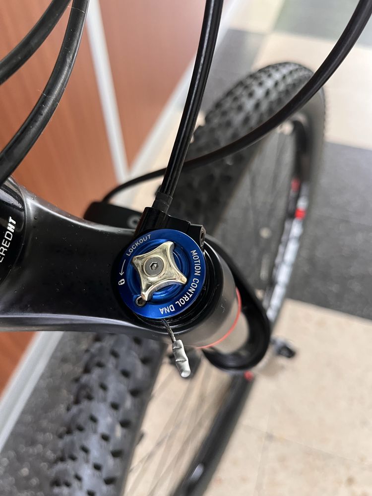 Bicicleta de Montanha / BTT Carbon Olympia CLSX 29 em excelente estado