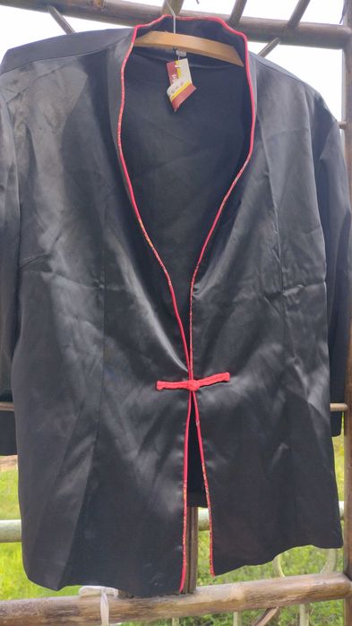 Żakiet czarny atłasowy