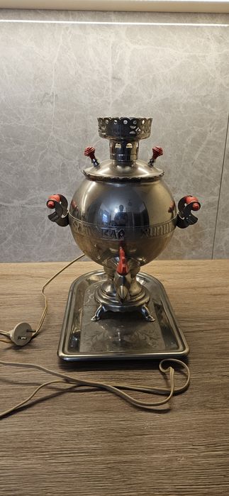 Samowar. Kogut. Rosyjski.