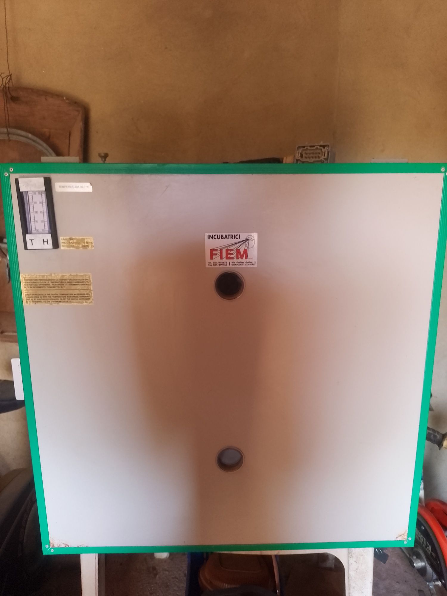 Incubadora FIEM capacidade 500ovos