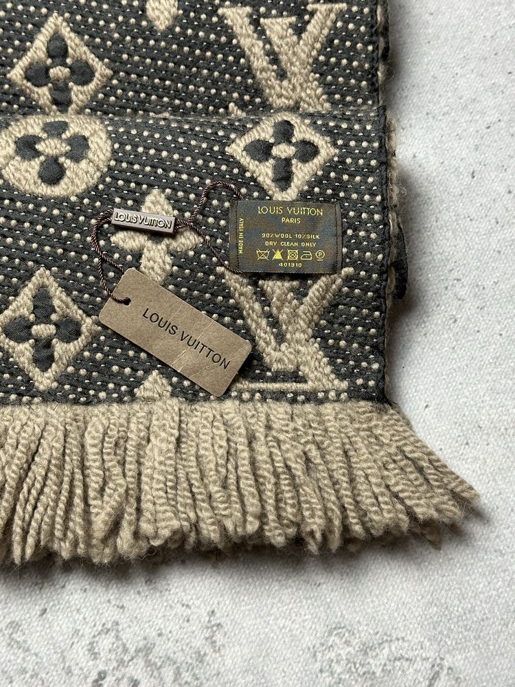 szalik louis vuitton scarf, monogram