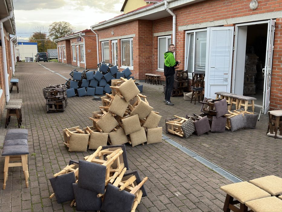 Табуретки в кухню, Табуретки з масиву бук