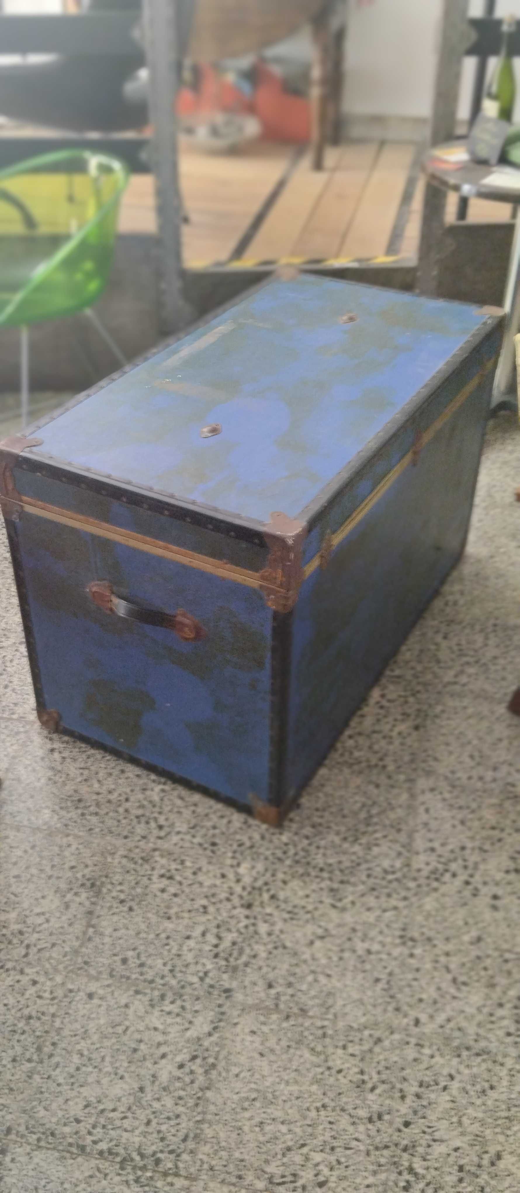 Bau de madeira Antigo