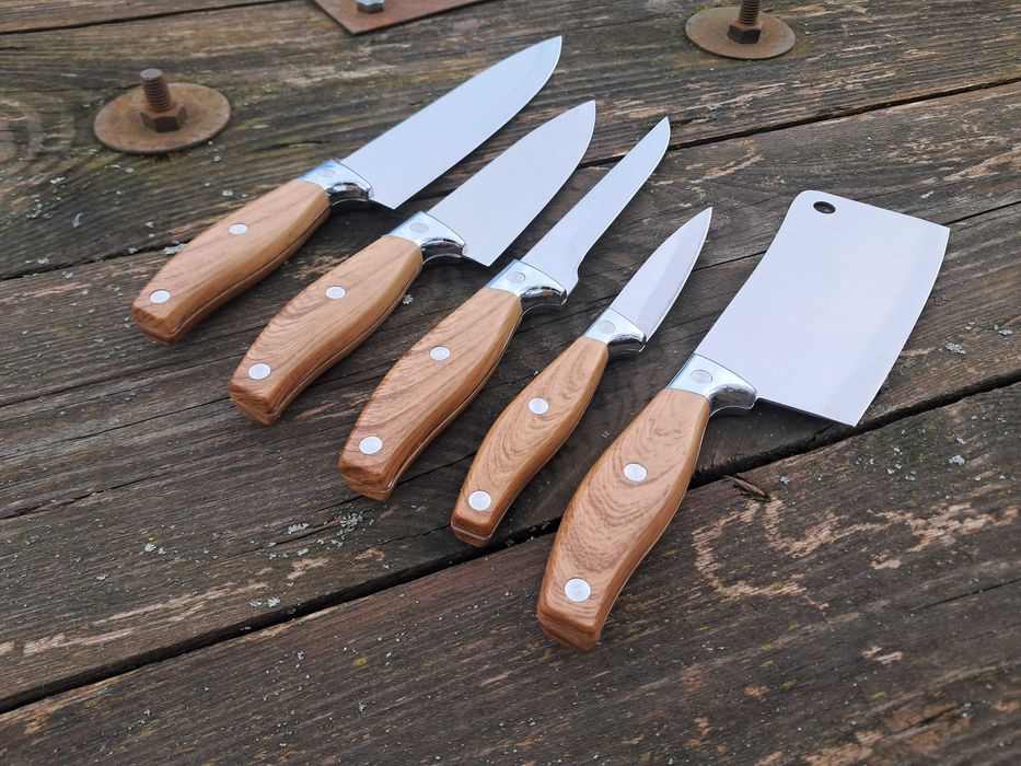 Набір кухонних ножів Якісні ножі з топориком у комплекті