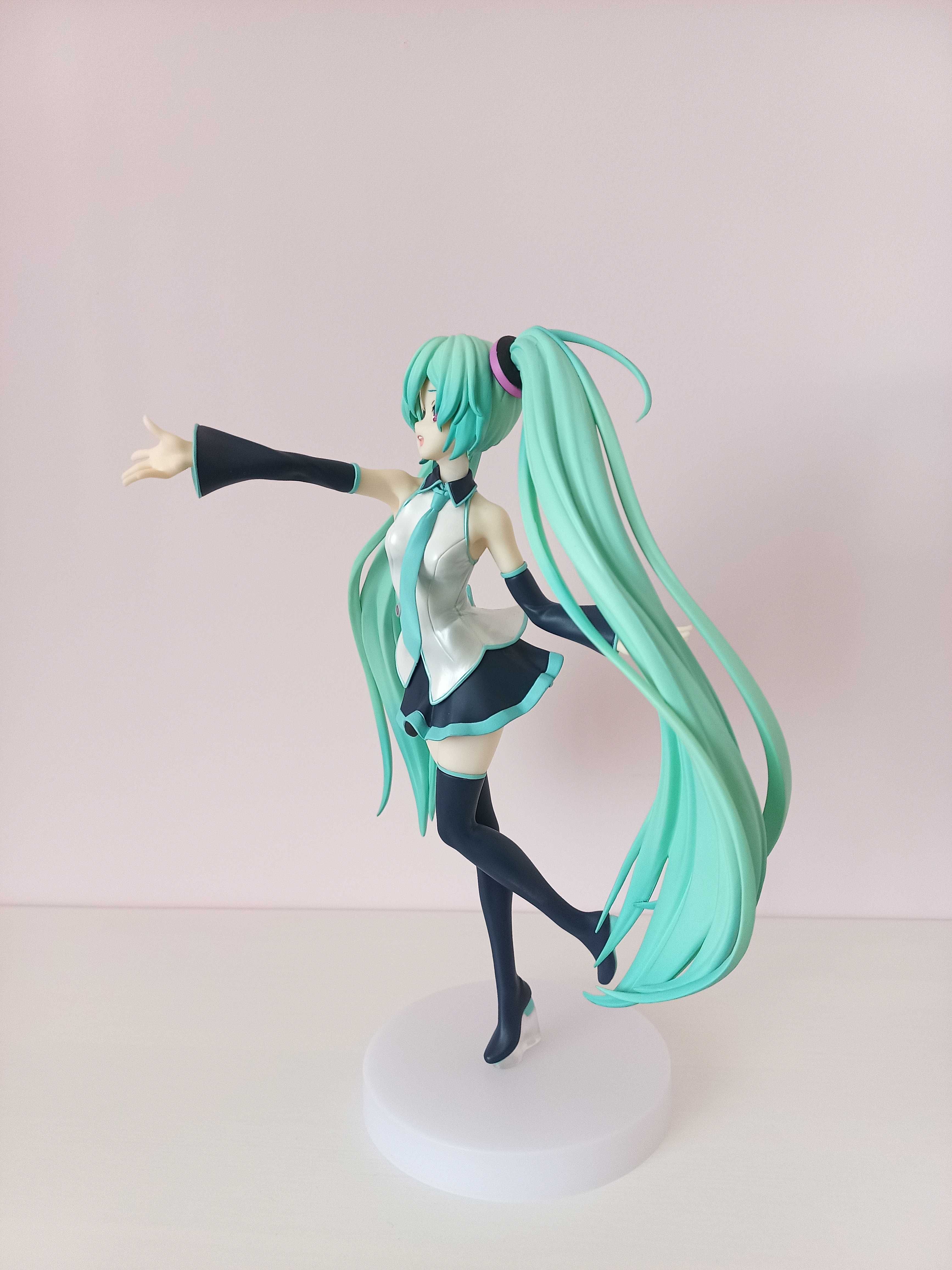 Character Vocal Series 01 - Hatsune Miku: Because You're Here Ver. L