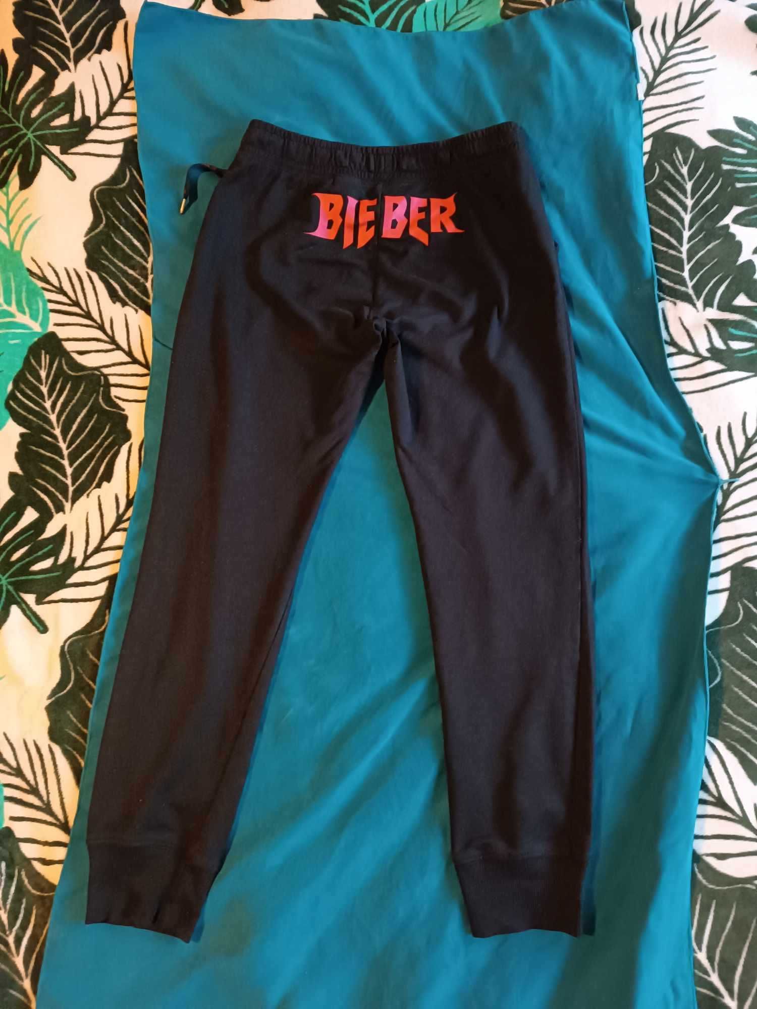 Spodnie dresowe czarne logo "Justin Bieber" regulacja w pasie M/L -H&M