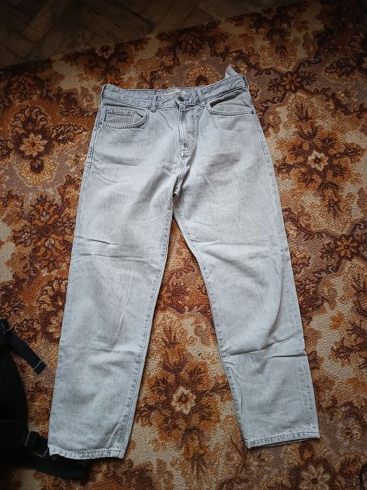 жіночі сірі джинси