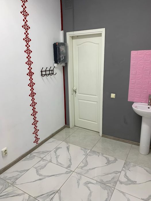Помещение в центре (под маникюр, массаж, косметику, ресницы и тд)