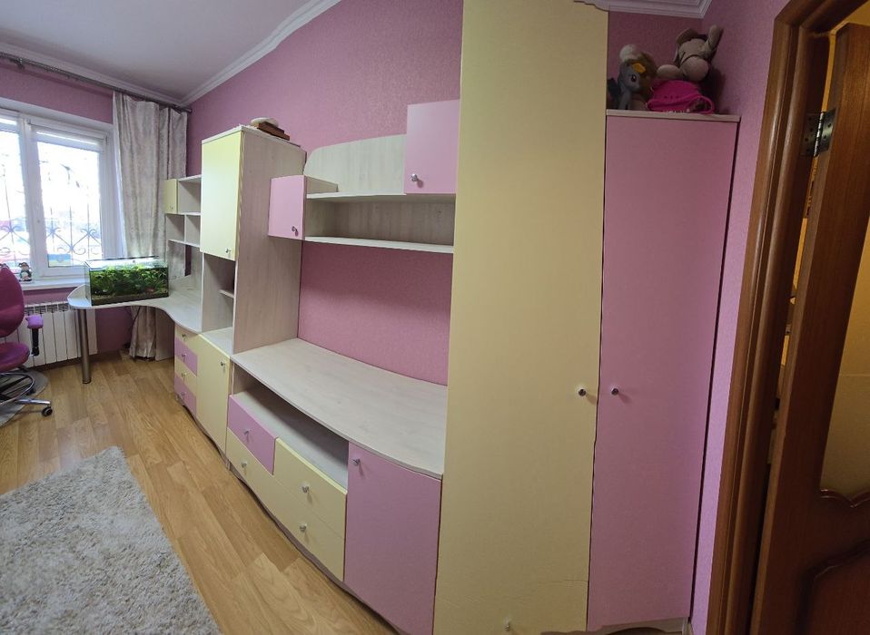 Продам чудову дитячу стінку