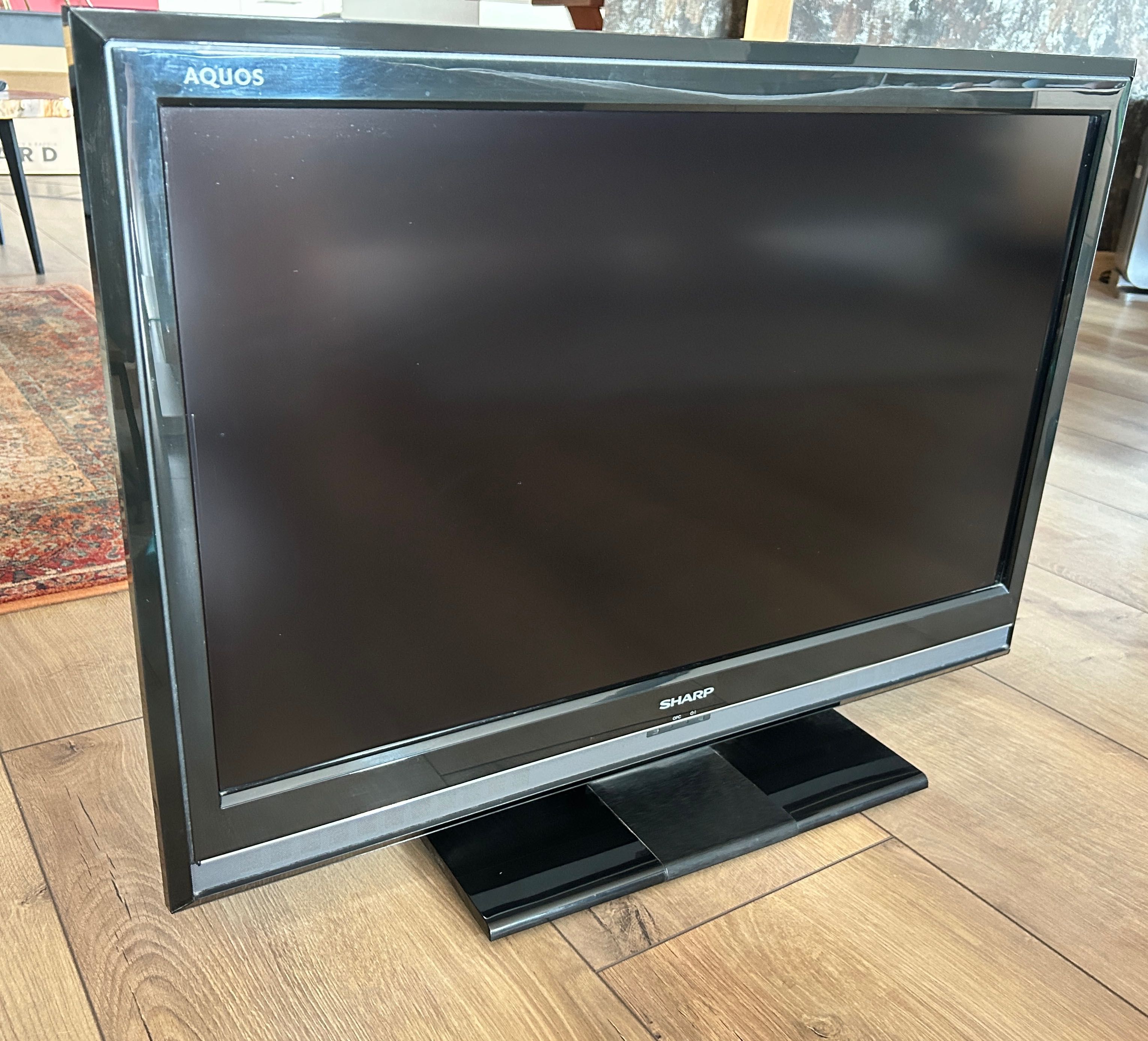 Telewizor Sharp Aquos LC-32DH65E