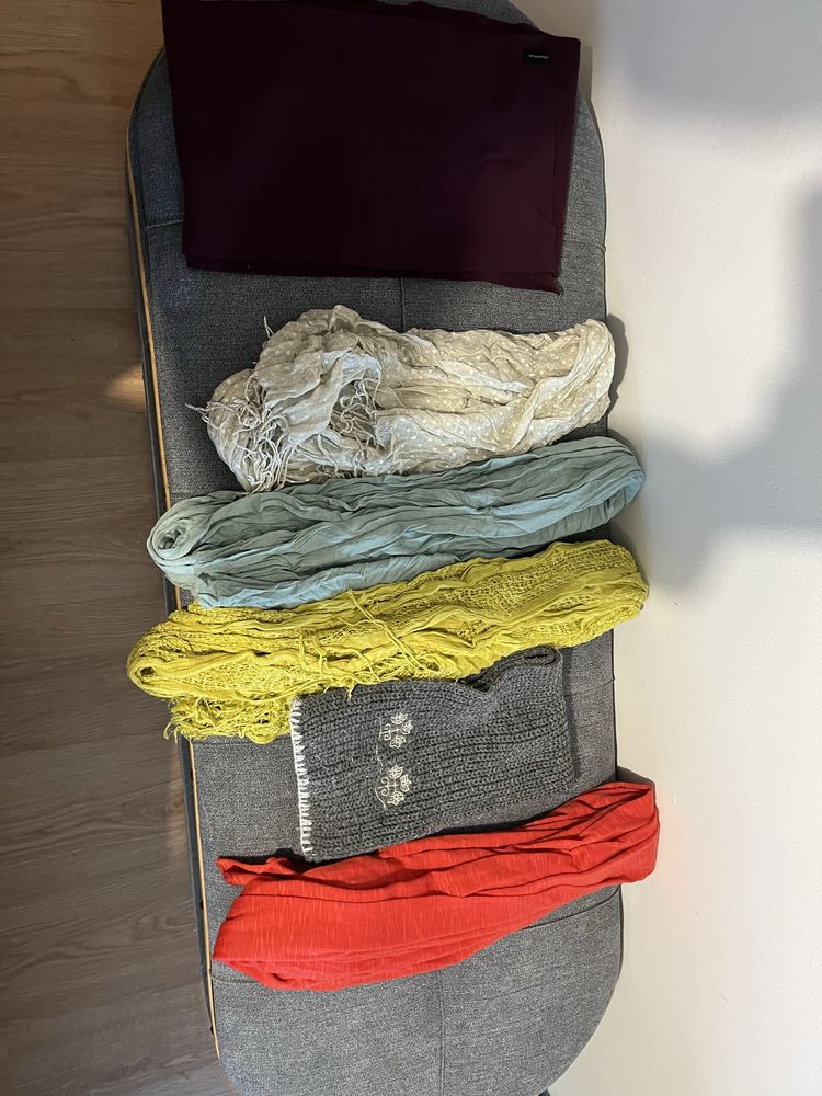 Conjunto Lenços variados em excelente estado vendo o conjunto