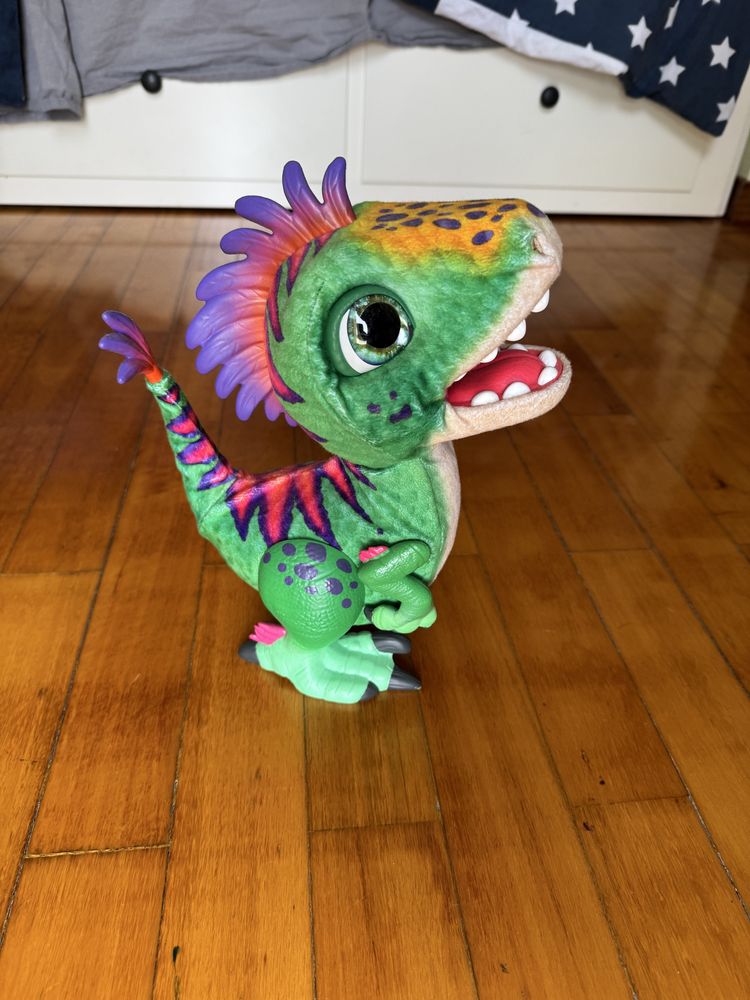 Boneco Dinossauro elétrico 28cm de altura