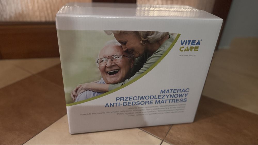 Materac przeciwodleżynowy z plynną regulacją ciśnienia
