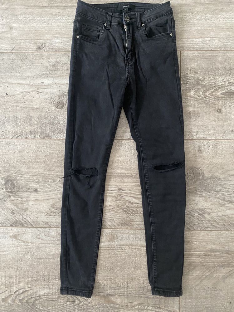 Czarne spodnie rurki Answear 36
