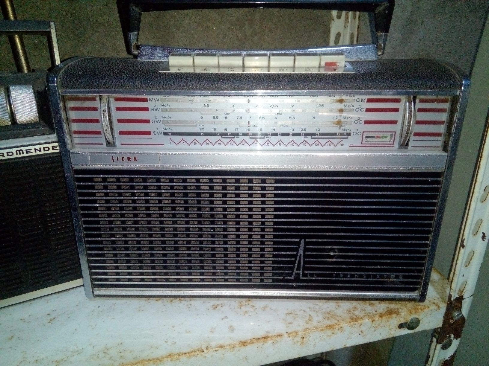 Rádios e TVs antigos