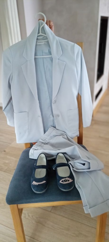 Garnitur dziewczęcy rozmiar 128