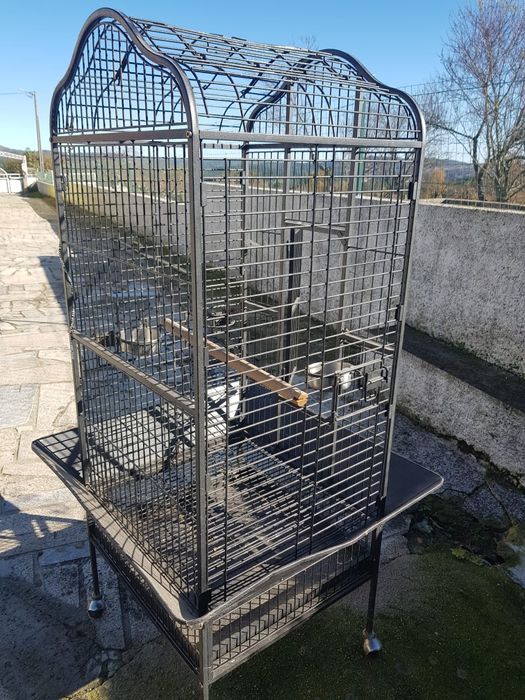 Gaiola em ferro fundido