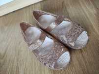 Balerinki CROCS  dla dziewczynki r. C 10 (27-28)