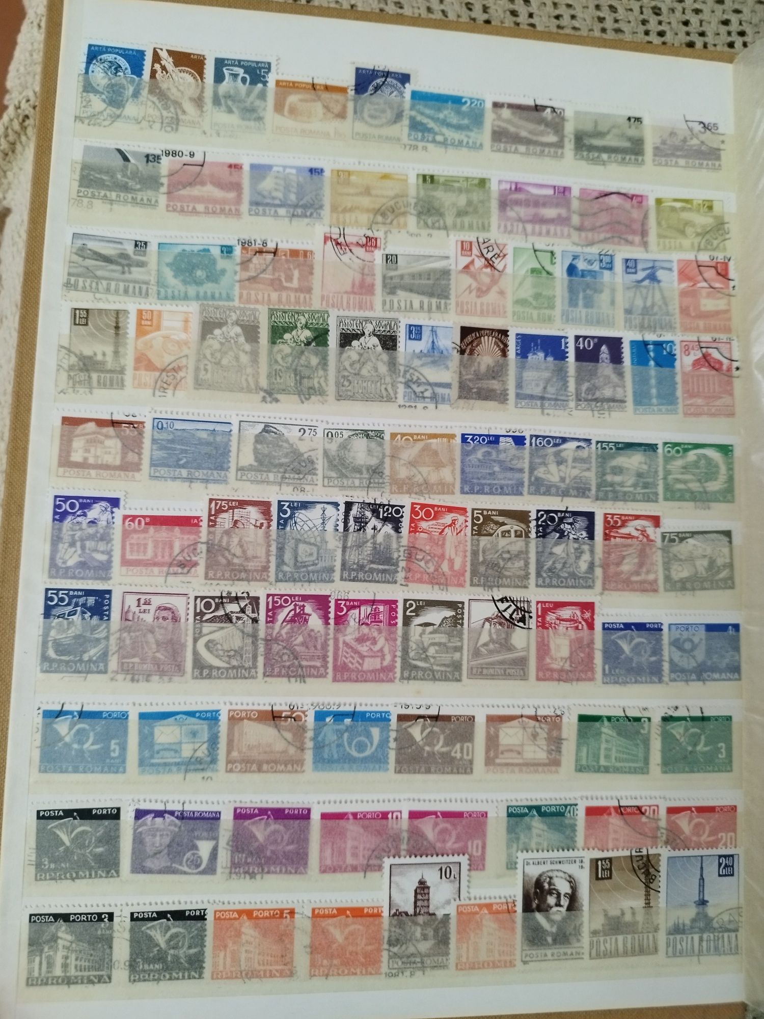 Classificador com 451 selos diferentes Roménia