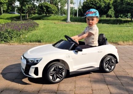 Auto na Akumulator Samochód Dla Dzieci Elektryczny AUDI E-TRON RS 4X4