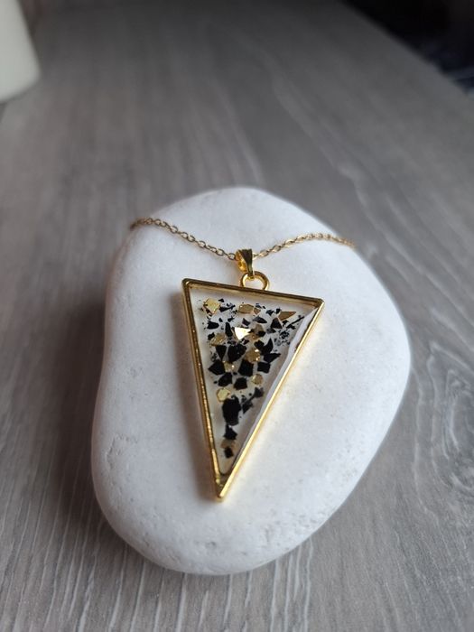 Amulet z czarnym turmalinem