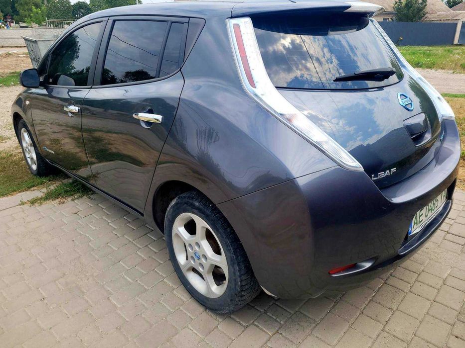 Nissan Leaf 2013 145км цена до конца недели
