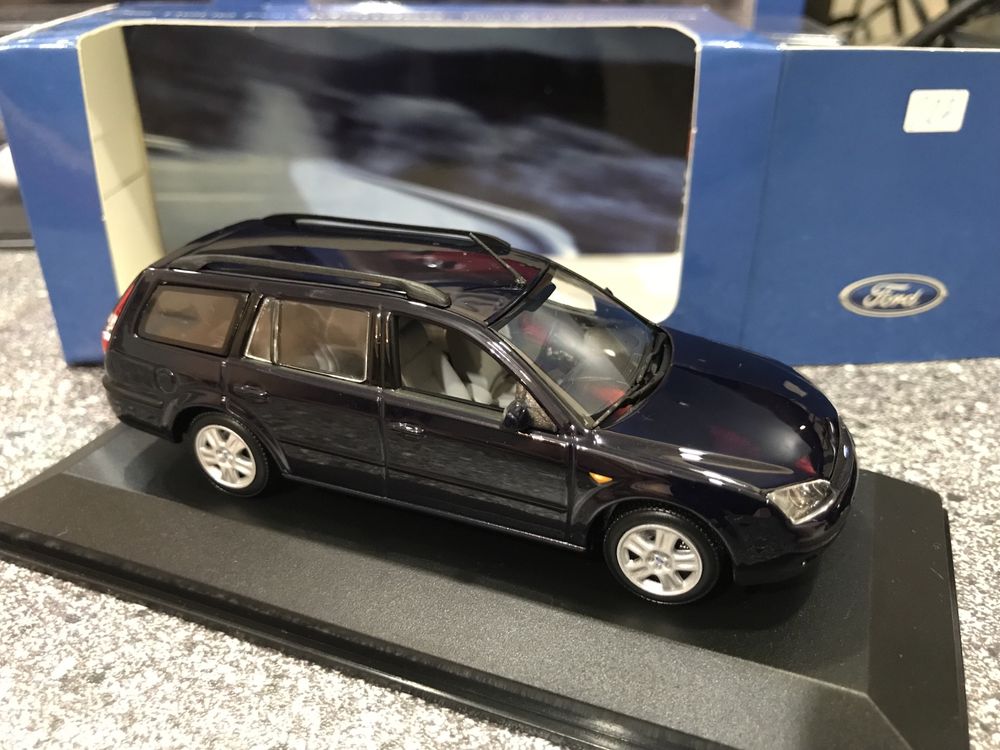 1/43 Ford Mondeo MINICHAMPS