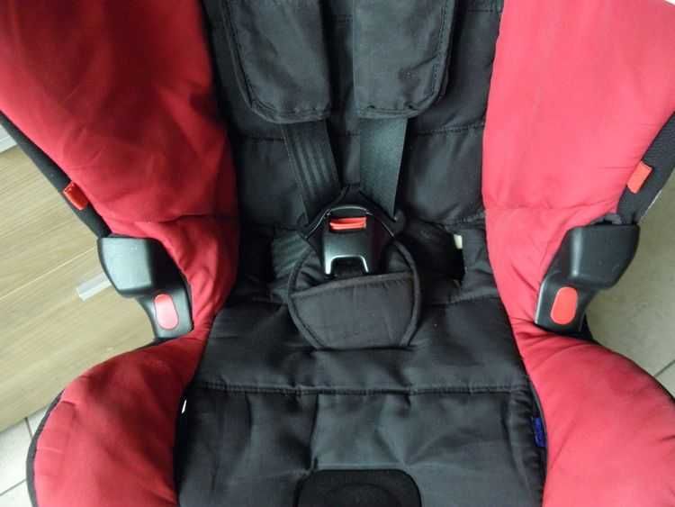 Fotelik samochodowy AXKID DUOFIX 9-25 kg tyłem przodem