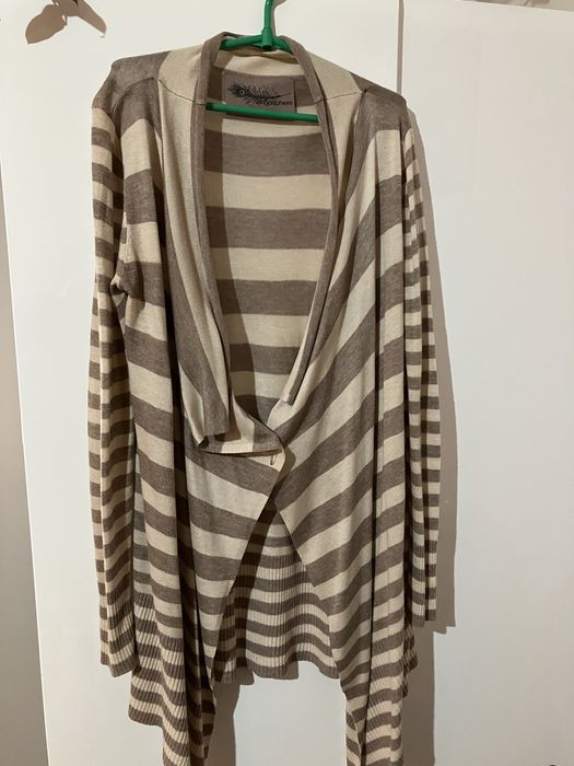 Kardigan , Atmosphere