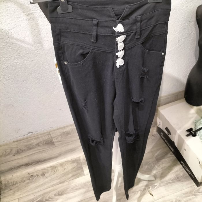 Spodnie z wysokim stanem