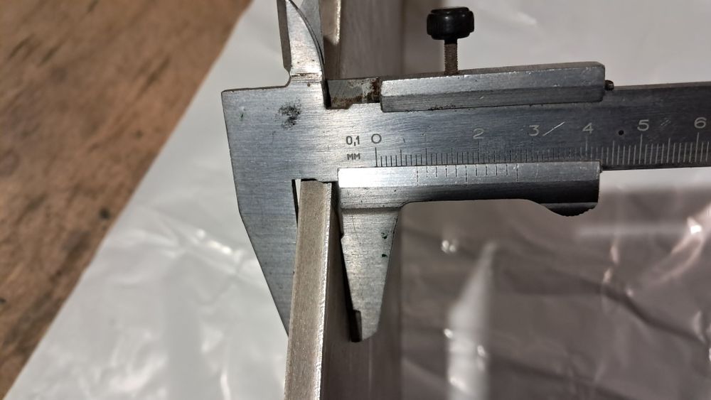 Продам пластину из нержавеющей стали.