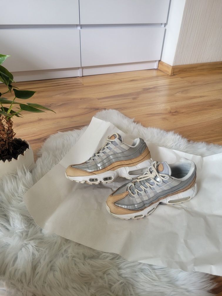 Buty Nike Air Max 95 Se Prm Pure Platinum/Metallic Silver r.38