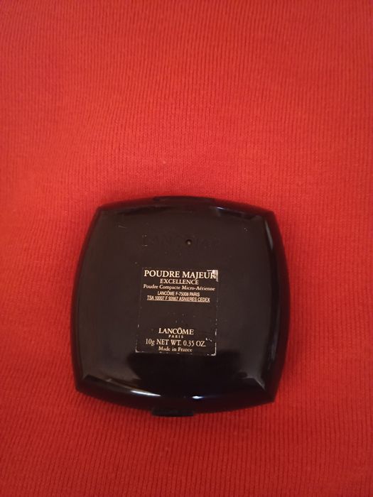 Puder prasowany kompaktowy Poudre Majeur Excellence Lancome