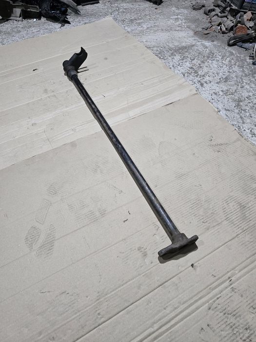 Торсіон лівий Nissan Navara 2.5 td D22 1997-2004 навара д22 торсион