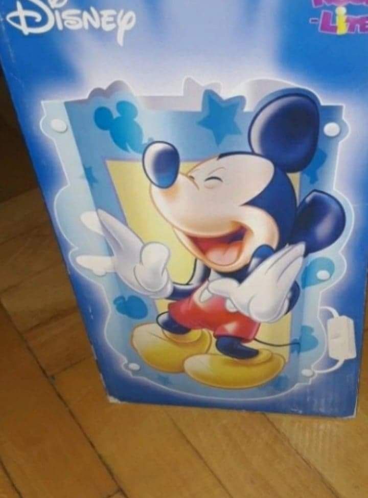 Niespodzianka  Gratis  Lampka nocna  z Myszka Mickey.  Zapraszam