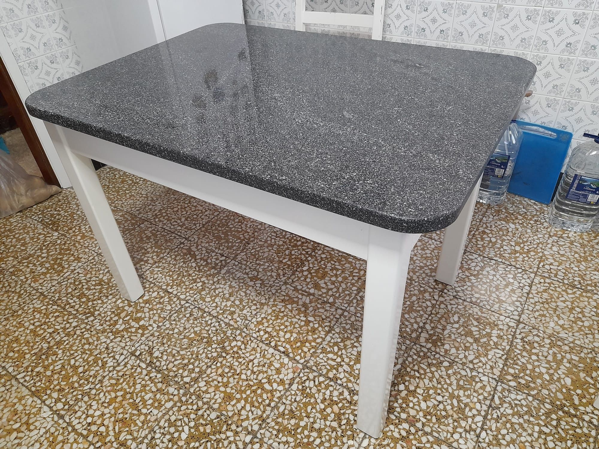 Mesa com pedra 110*80