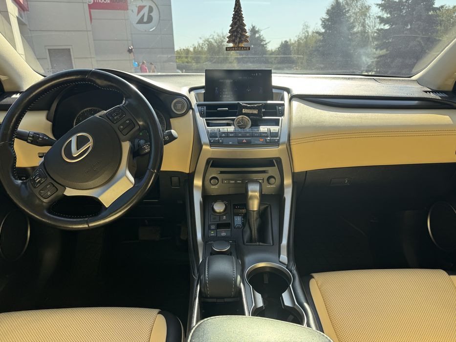 Продам лексус nx 200