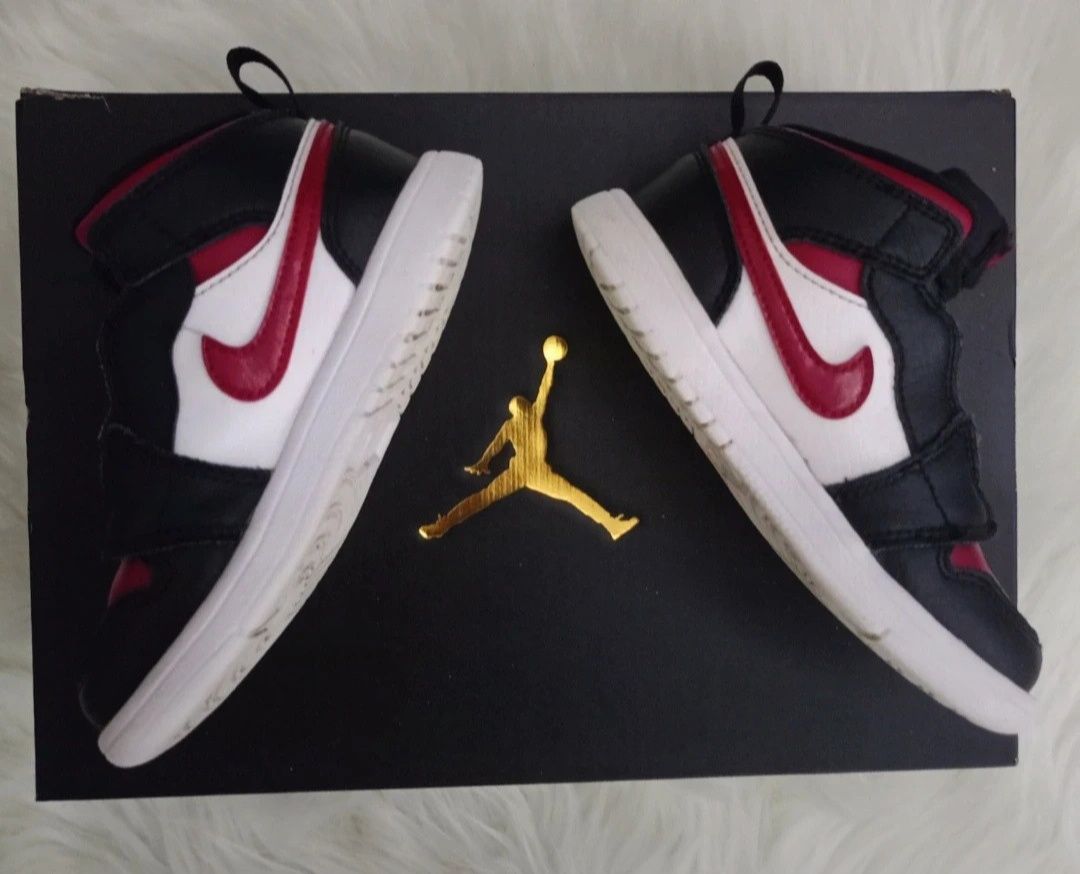 Buty sportowe Nike Air Jordan 1 rozmiar 25 chłopięce, dla dziewczynki